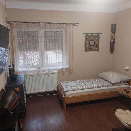 Feher Galamb Apartman Gyál Exteriér fotografie